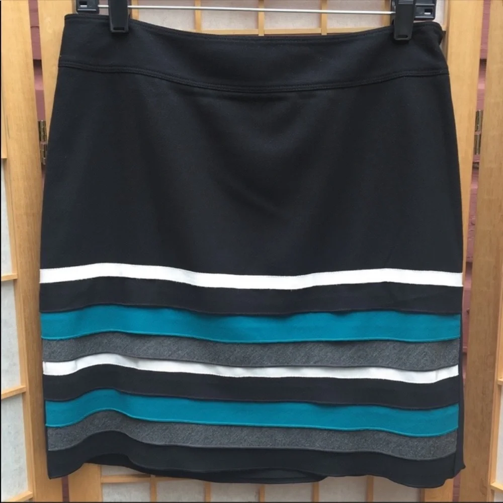 WHBM Layered Skirt SZ 6 - Picture 2 of 8